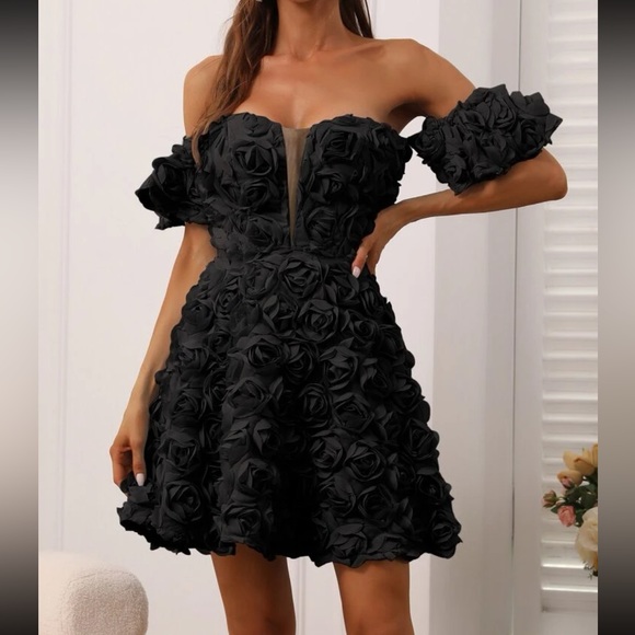 Luxe off shoulder floral appliqué min dress - Picture 2 of 4